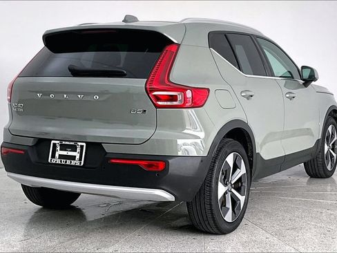 Certified 2025 Volvo XC40 B5 Plus AWD/4WD image 2