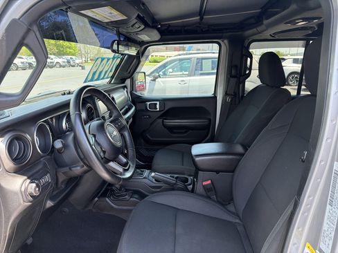 Used 2018 Jeep Wrangler Unlimited Sport S AWD/4WD image 11