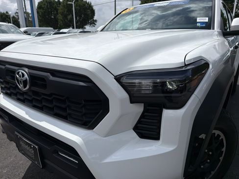 Used 2024 Toyota Tacoma TRD Off-Road AWD/4WD image 6