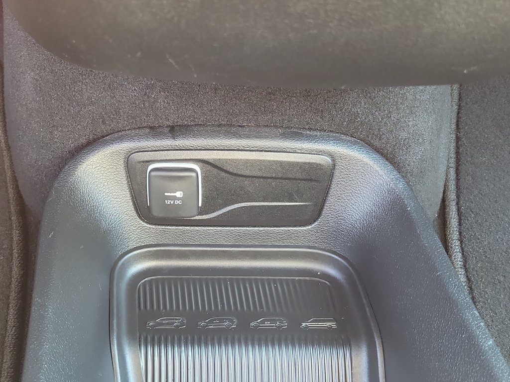 Used 2025 Chrysler Pacifica Select FWD image 29