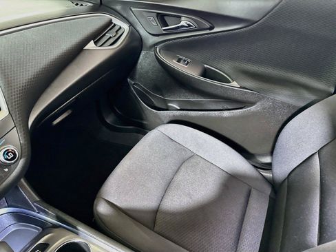 Certified 2025 Chevrolet Malibu LT FWD image 21