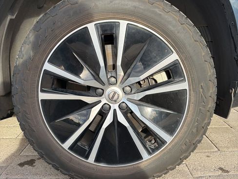 Used 2021 Volvo XC90 T8 Inscription Expression image 9