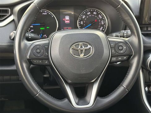 Certified 2022 Toyota RAV4 XLE Premium image 10