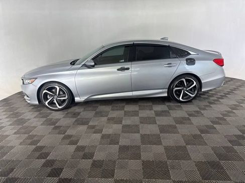 Used 2019 Honda Accord Sport image 10