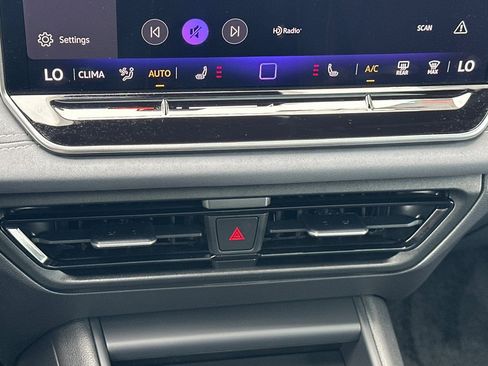 New 2026 Volkswagen Tiguan SE R-Line image 18