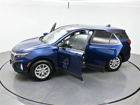 Used 2023 Chevrolet Equinox LT image 40
