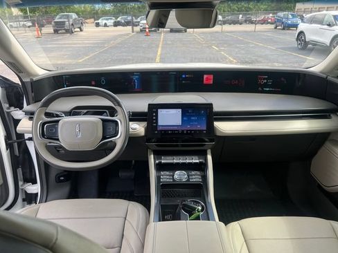 Certified 2024 Lincoln Nautilus Premier AWD/4WD image 17