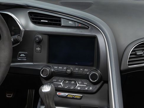 Used 2015 Chevrolet Corvette Z06 w/ 3LZ Preferred Equipment Group image 29