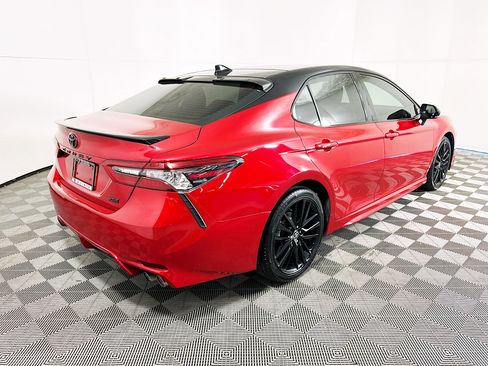 Used 2021 Toyota Camry XSE image 3