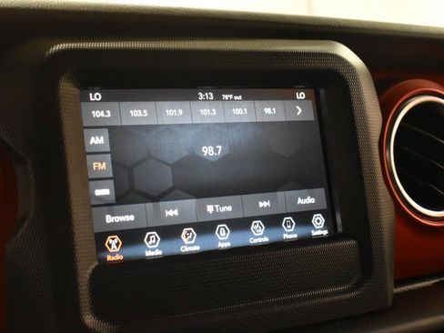 Used 2020 Jeep Wrangler Rubicon w/ LED Lighting Group AWD/4WD image 12