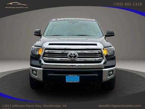 Used 2017 Toyota Tundra SR5 w/ TRD Off Road Package image 5