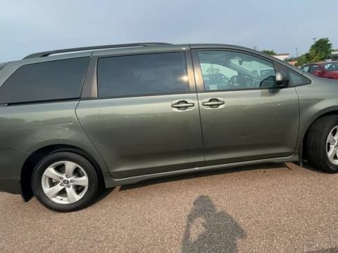 Used 2020 Toyota Sienna LE FWD image 9