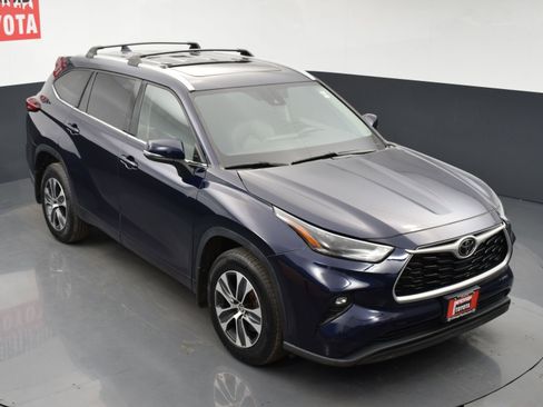 Used 2022 Toyota Highlander XLE image 26