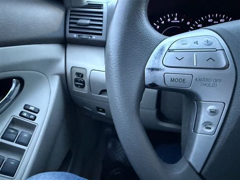 Used 2011 Toyota Camry image 11