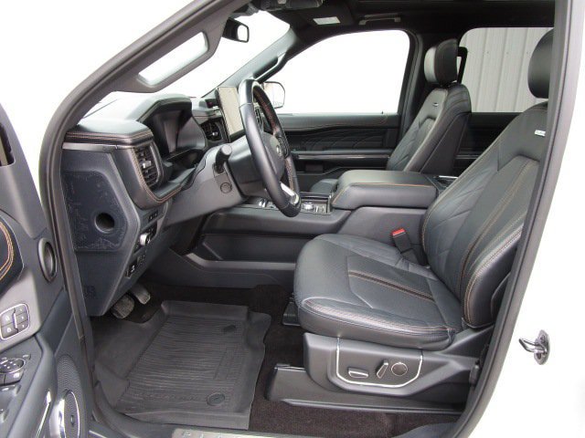 Used 2022 Ford Expedition Max Platinum AWD/4WD image 16