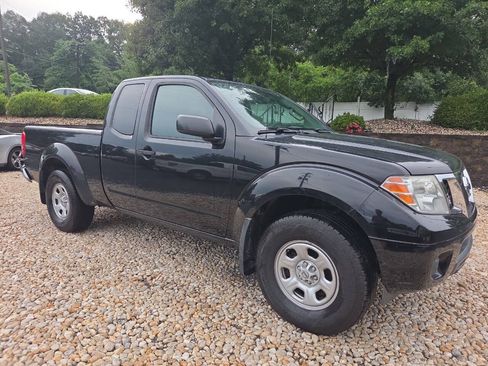 Used 2012 Nissan Frontier SV w/ SV Premium Utility Pkg AWD/4WD image 23