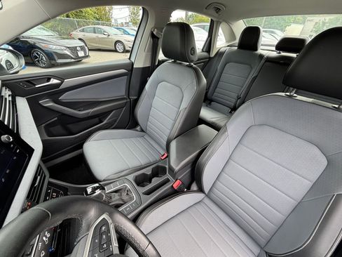 Used 2025 Volkswagen Jetta SE image 35