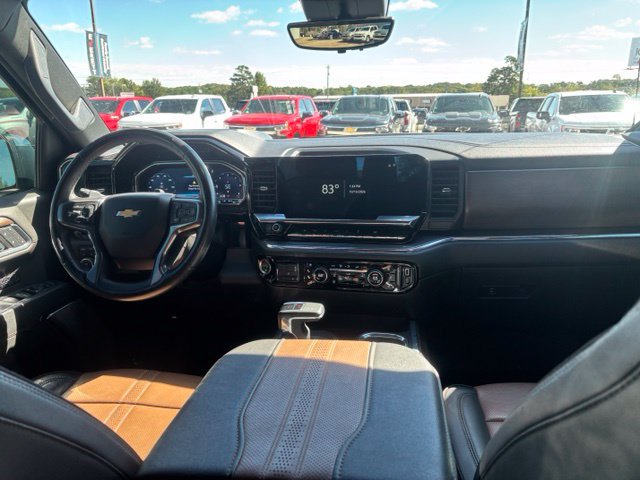Used 2024 Chevrolet Silverado 1500 High Country AWD/4WD image 13