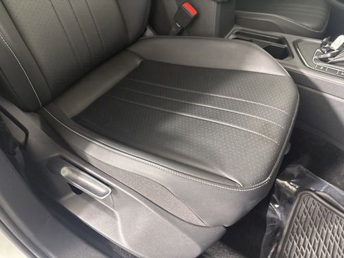 Used 2023 Volkswagen Tiguan SE R-Line FWD image 28