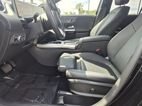 Used 2025 Mercedes-Benz GLA 250 image 16