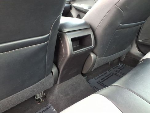 Used 2014 Toyota Camry L image 6