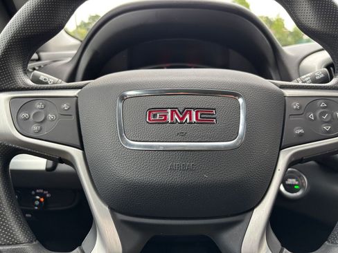 Used 2024 GMC Terrain SLE FWD image 27