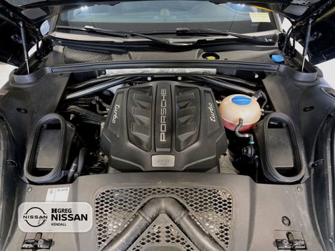 Used 2017 Porsche Macan Turbo AWD/4WD image 12