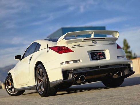 Used 2008 Nissan 350Z NISMO image 2