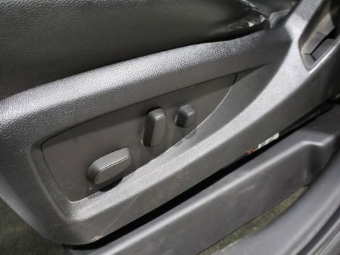 Used 2016 GMC Yukon XL SLT w/ Open Road Package image 13