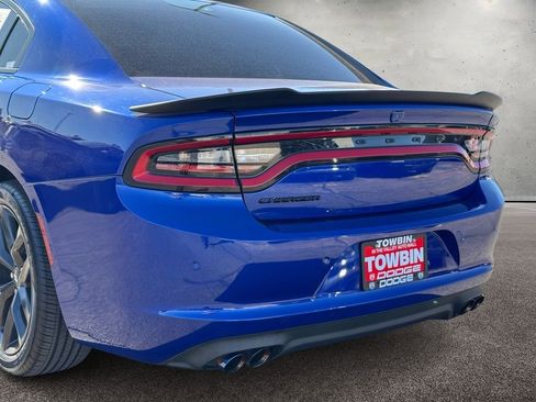 Used 2022 Dodge Charger SXT w/ Blacktop Package RWD image 5