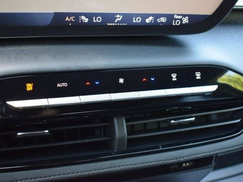 Used 2025 Buick Enclave Preferred w/ LPO, Floor Liner Package FWD image 34