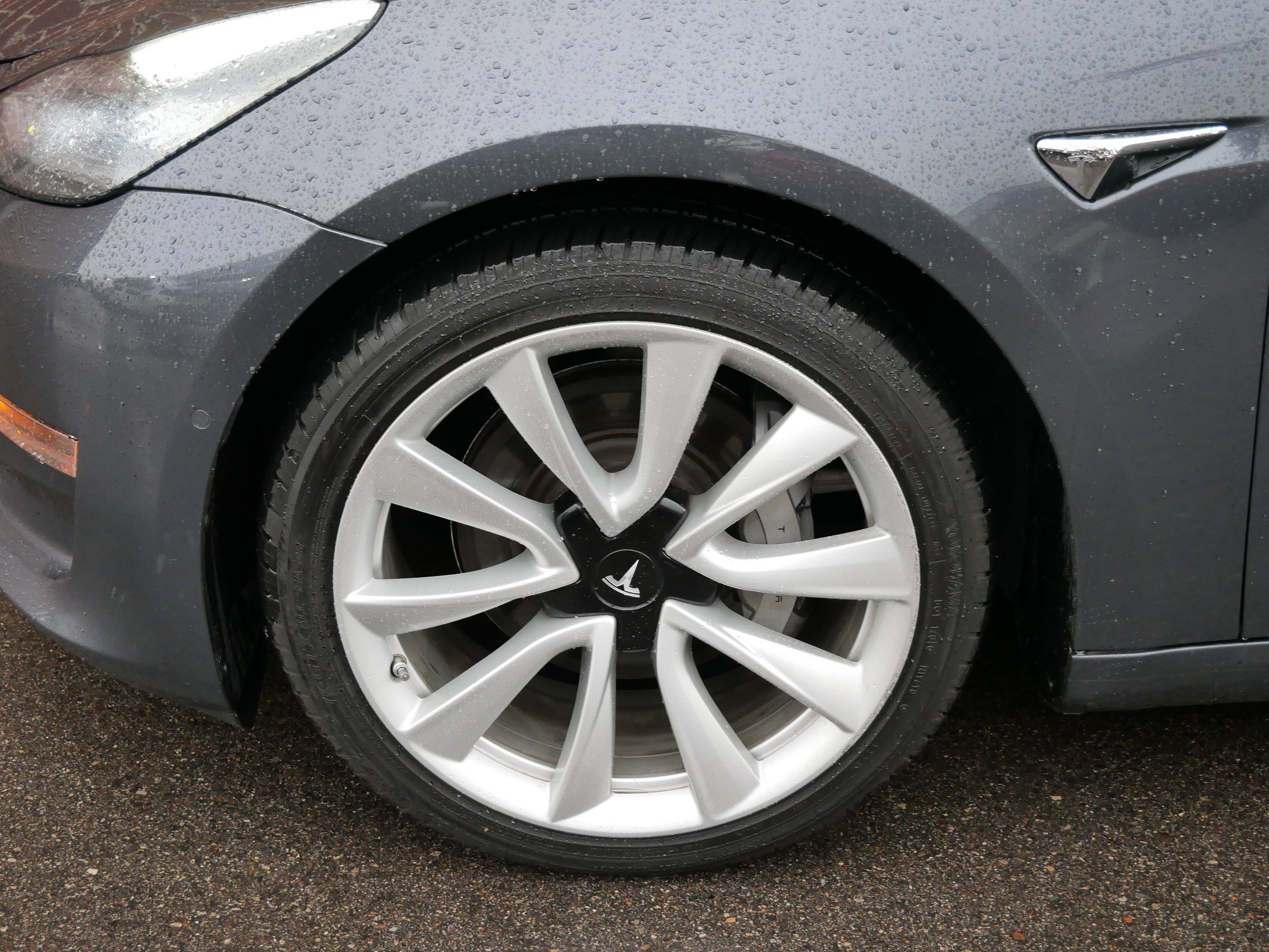 Used 2018 Tesla Model 3 Long Range AWD/4WD image 4