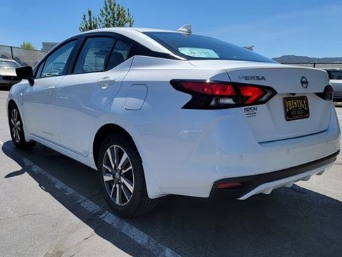 Used 2022 Nissan Versa SV w/ Trunk Package FWD image 8