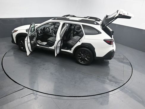 Used 2025 Subaru Outback Onyx Edition XT image 35