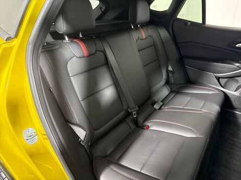 Used 2024 Chevrolet Trax RS w/ Sunroof Package FWD image 15