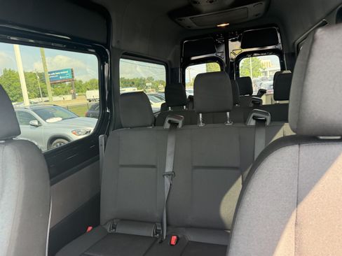 Used 2024 Mercedes-Benz Sprinter 2500 image 28