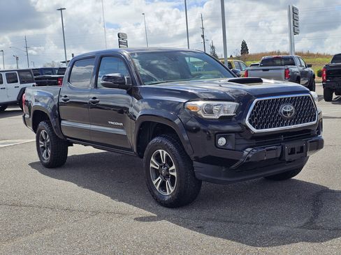 Used 2019 Toyota Tacoma TRD Sport image 5