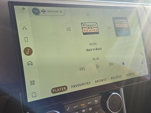 Used 2023 Land Rover Range Rover SE image 17