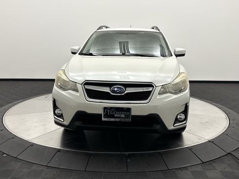 Used 2017 Subaru Crosstrek 2.0i Premium w/ Popular Package #1 AWD/4WD image 2