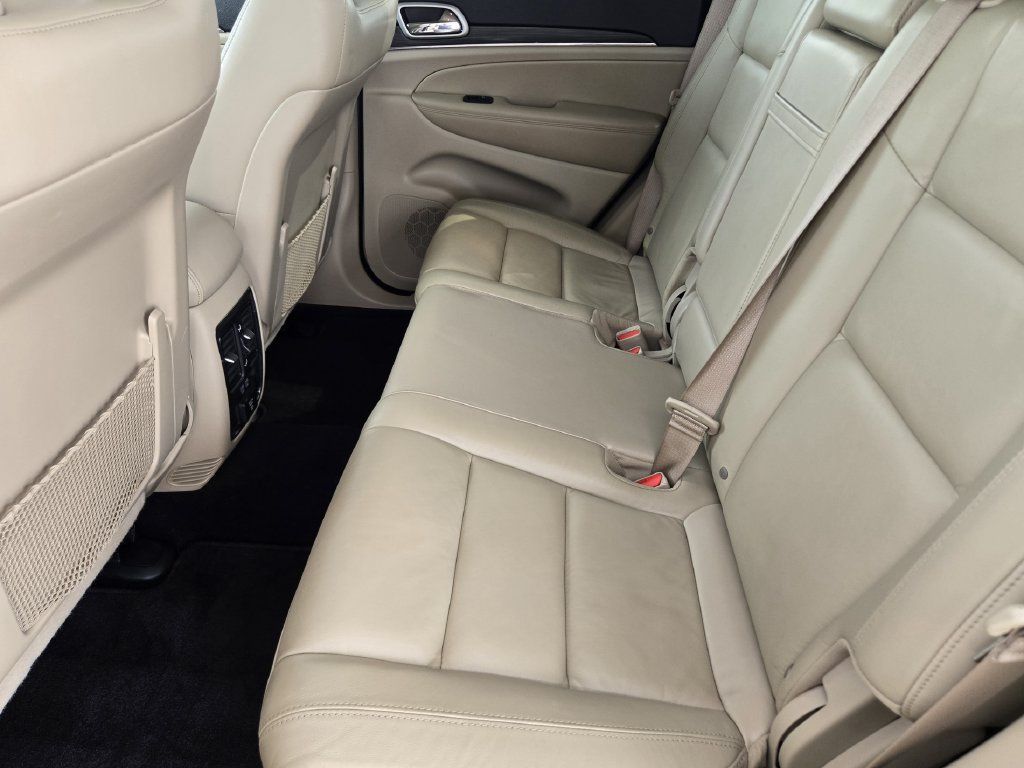 Used 2021 Jeep Grand Cherokee Limited AWD/4WD image 30