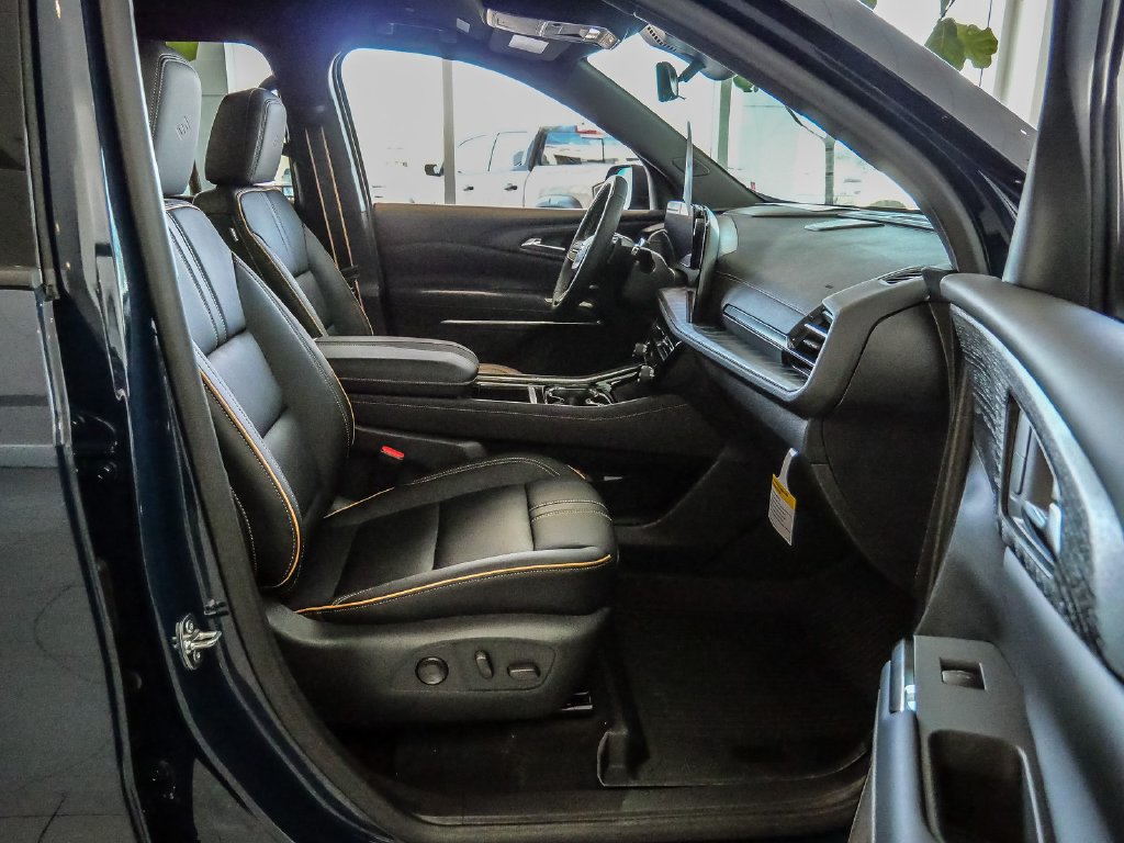 New 2027 Chevrolet Traverse High Country w/ LPO, Floor Liner Package AWD/4WD image 18