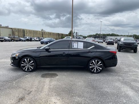 Used 2022 Nissan Altima 2.5 SR FWD image 5