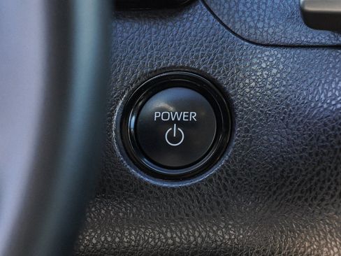 Used 2025 Toyota Camry LE AWD/4WD image 39