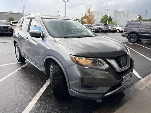 Used 2017 Nissan Rogue SV w/ SV Premium Package AWD/4WD image 2