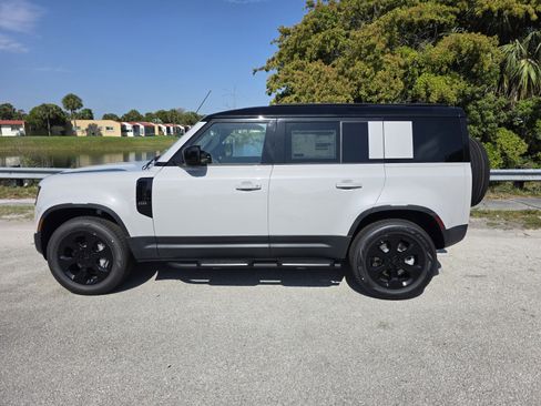 New 2026 Land Rover Defender 110 S AWD/4WD image 7