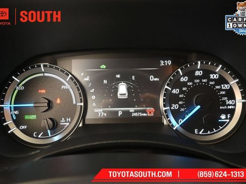 Used 2024 Toyota Highlander XLE AWD/4WD image 12