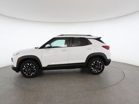 Used 2022 Chevrolet TrailBlazer LT w/ Convenience Package image 6