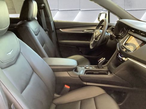 Used 2024 Cadillac XT5 Luxury AWD/4WD image 13