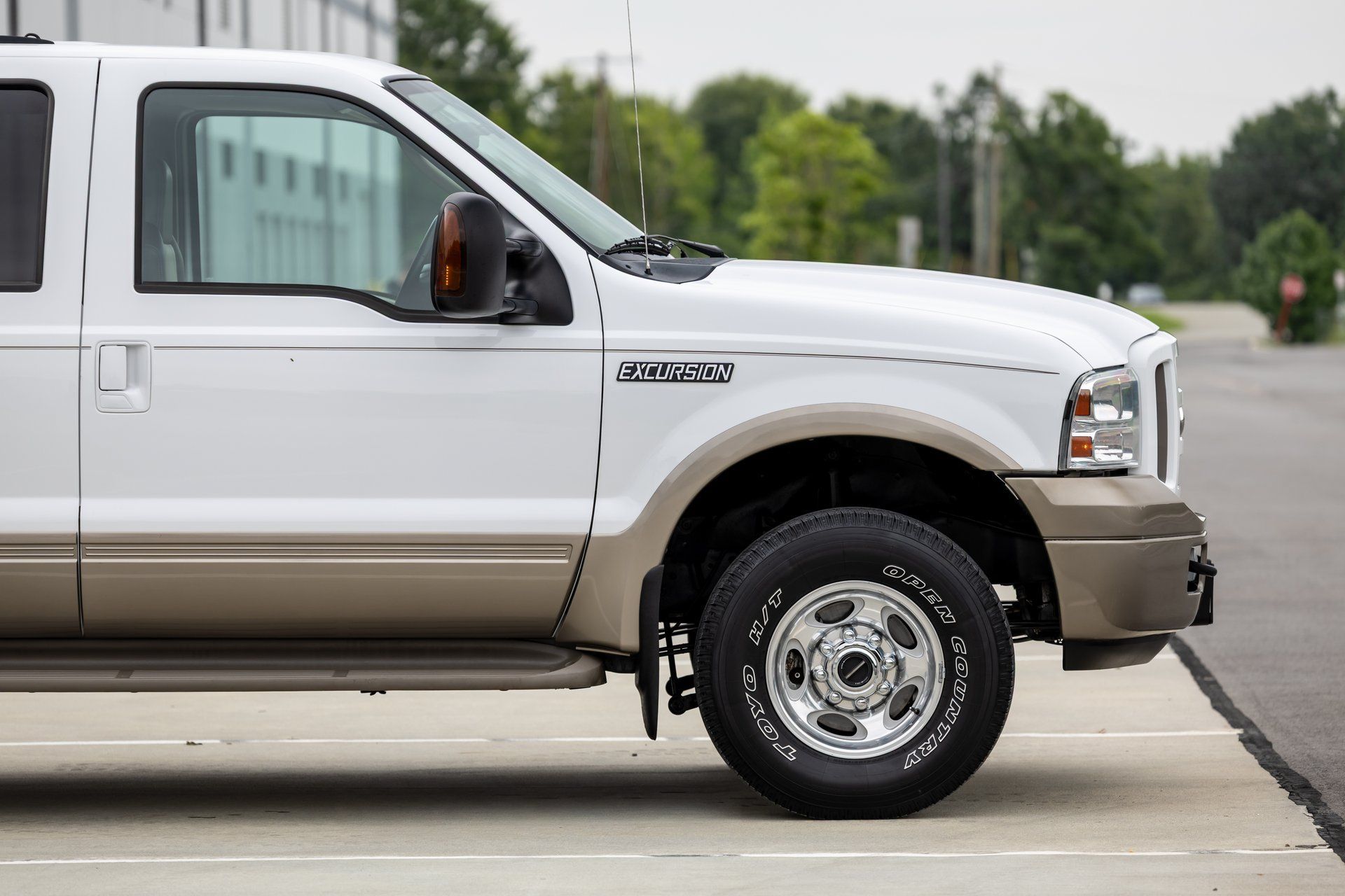 Used 2005 Ford Excursion Eddie Bauer AWD/4WD image 16