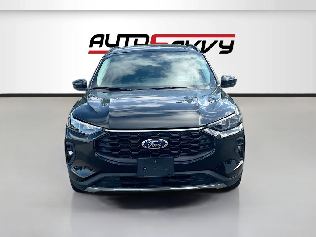 Used 2024 Ford Escape Platinum w/ Premium Technology Package AWD/4WD image 2